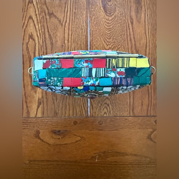🆕 Ramla Artistic Multi - Color Mosaic Crossbody Bag with Gold Accents - Picture 8 of 15